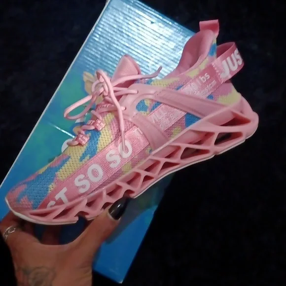 Woman's just so so running shoes - Picture 3 of 8